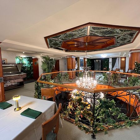 Hotel Princi I Arberit พริสตีนา ภายนอก รูปภาพ
