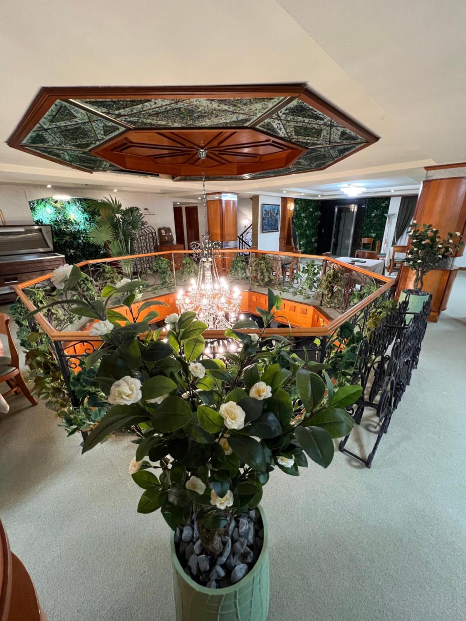 Hotel Princi I Arberit พริสตีนา ภายนอก รูปภาพ