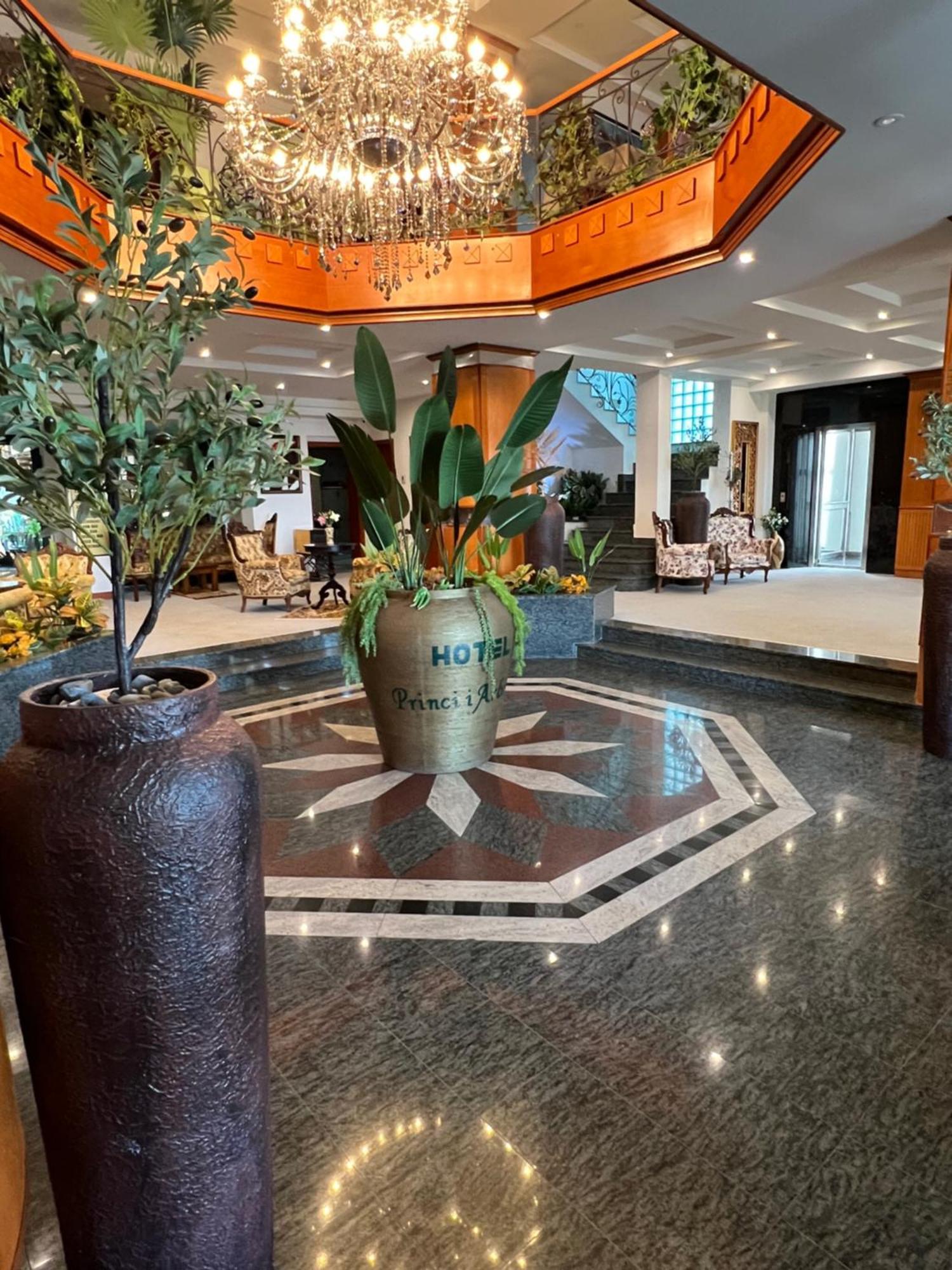 Hotel Princi I Arberit พริสตีนา ภายนอก รูปภาพ