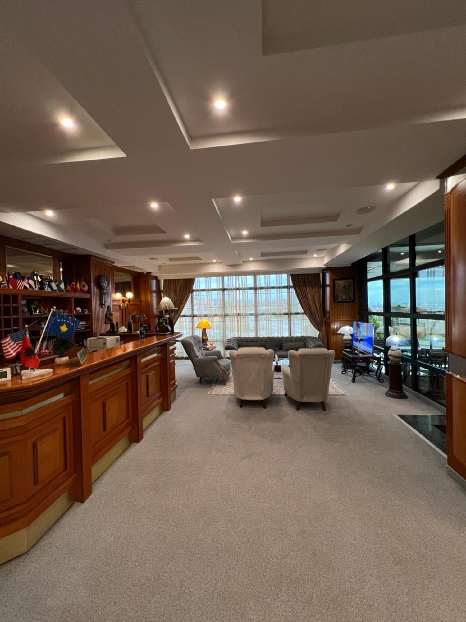 Hotel Princi I Arberit พริสตีนา ภายนอก รูปภาพ