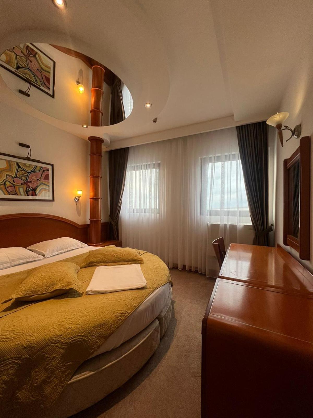 Hotel Princi I Arberit พริสตีนา ภายนอก รูปภาพ